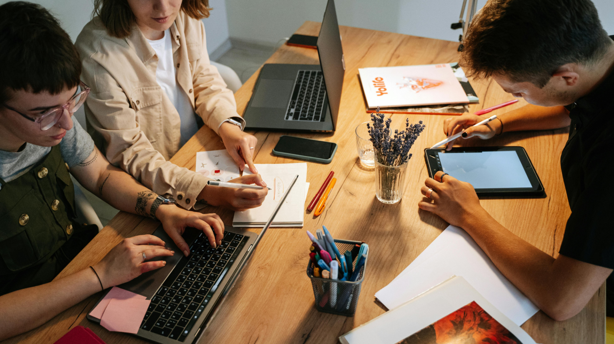Airline team collaborating digitally to reduce manual group booking work