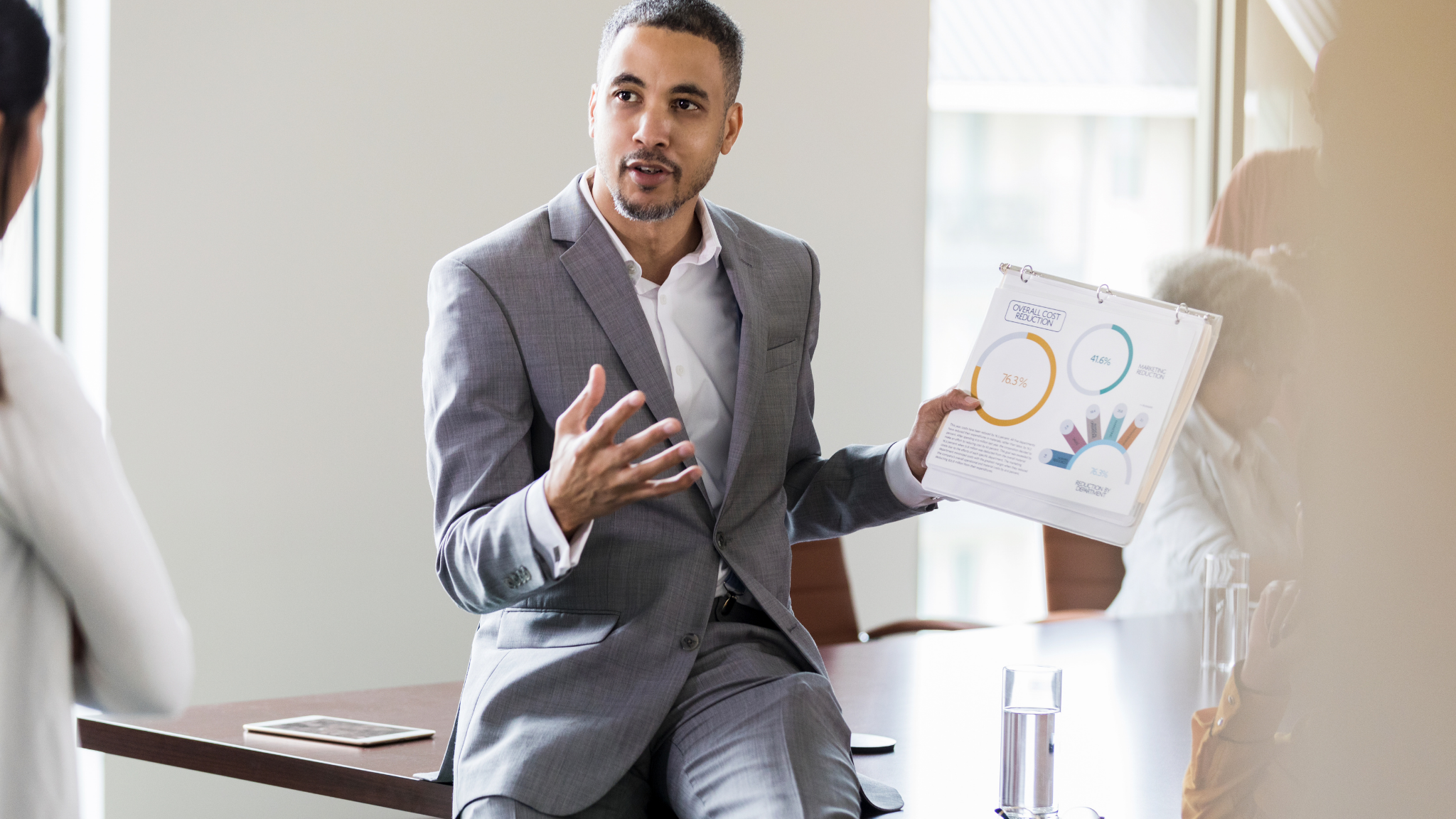 Airline commercial leader presenting automated group sales performance insights